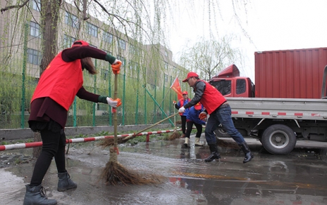 公司党员自愿者在行动