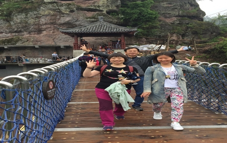 提高企业凝聚力，员工活动发展丰硕多彩