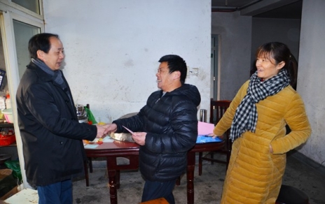 人民冷暖挂心头！公司党总支发展春节前走访慰问