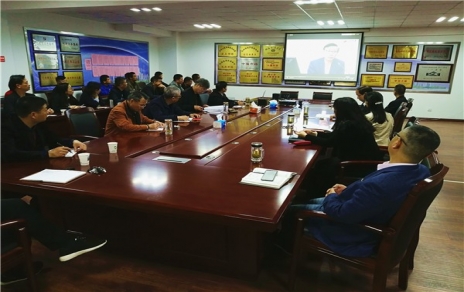 组织收看2018年第1期网上“红船党课”视频直播