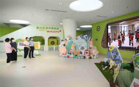 问候声声，爱心的脚步一向歇