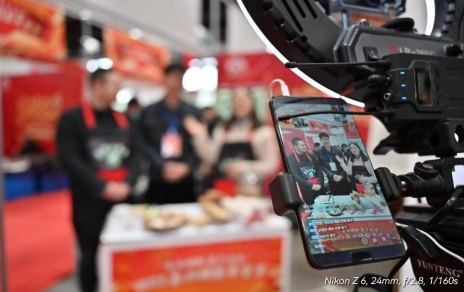 “曾氏贵宾会官网幼厨房”走上“2023黄冈焕新年货节”， 共同助力推进脱贫地域优质农产品 销售扩渠增效！