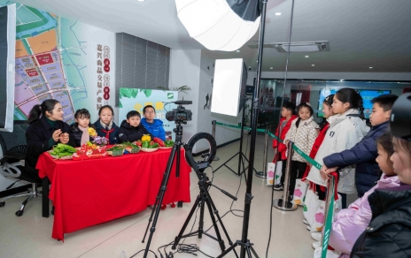 研学善思 知“蔬”达“理” ------研学主题直播报路